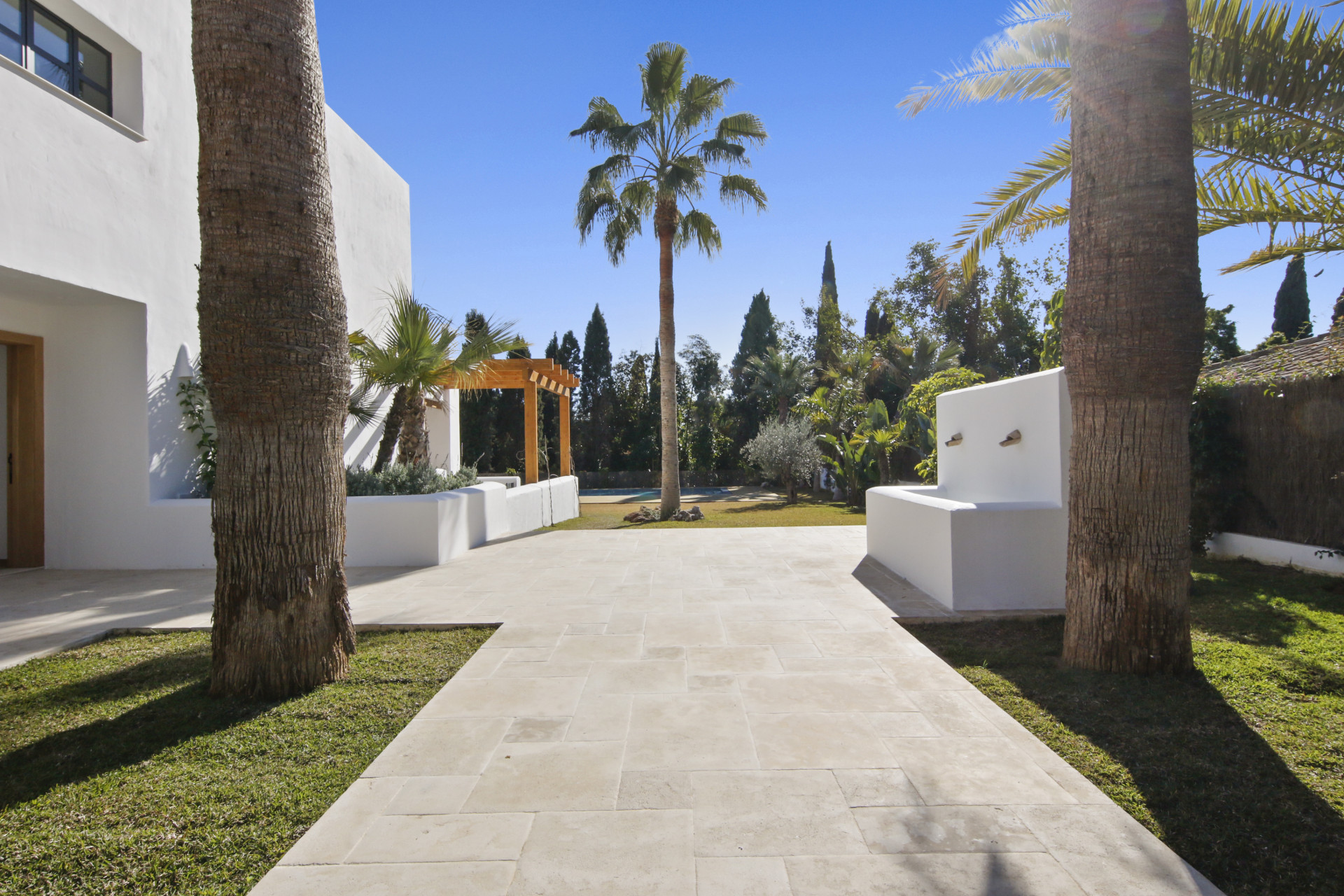 5 Bedroom Villa in Marbella - Photo 29