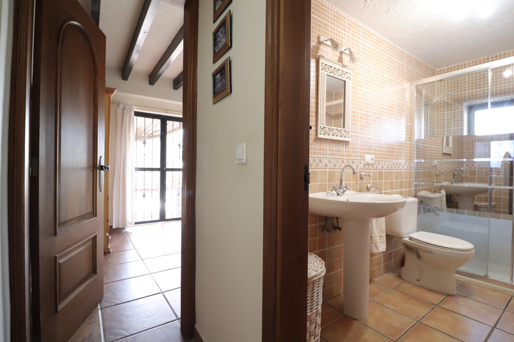 Chalet de 4 dormitorios en Alicante – Foto 17