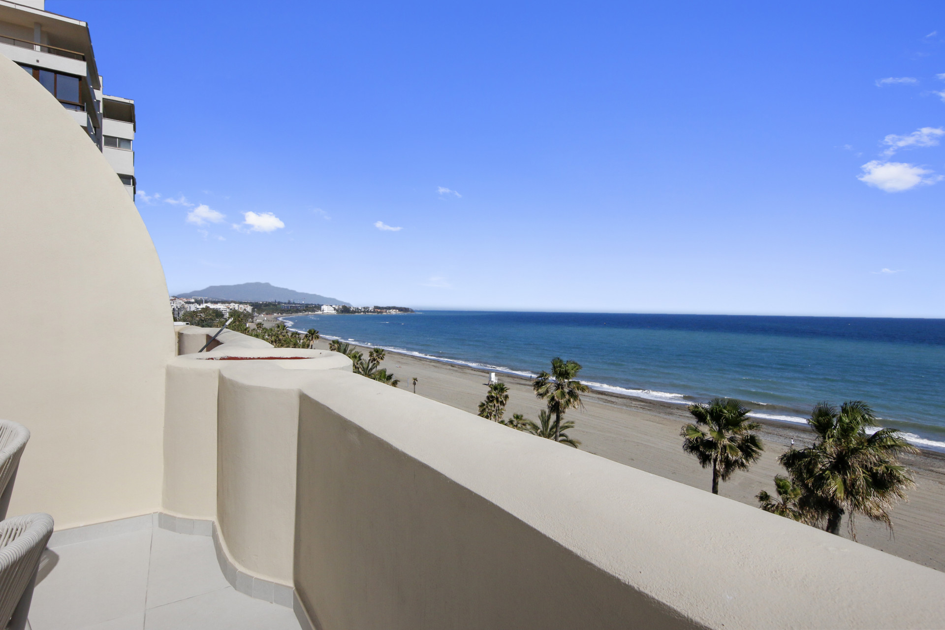 1 Bedroom Penthouse in Estepona - Foto 13