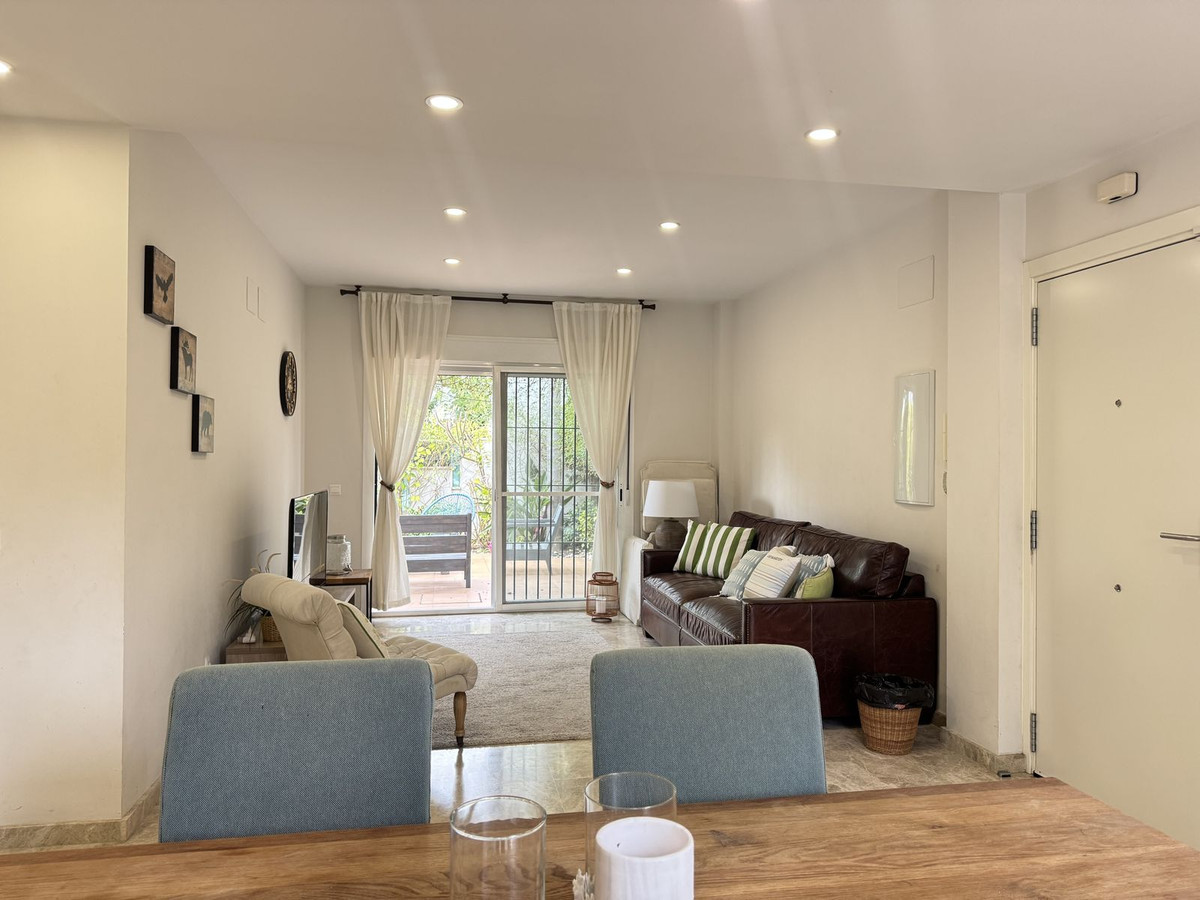 2 Bedroom Apartment in Marbella - Photo 3