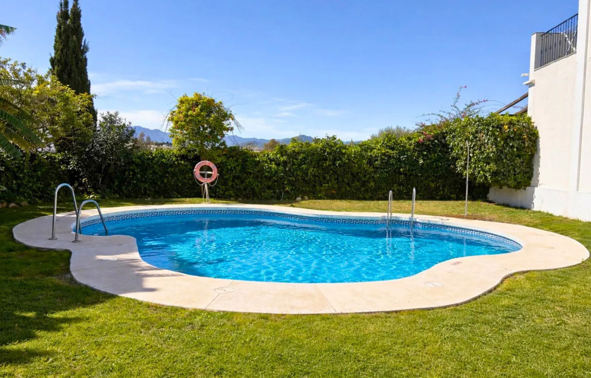 3 Bedroom Townhouse in Marbella - Photo 4