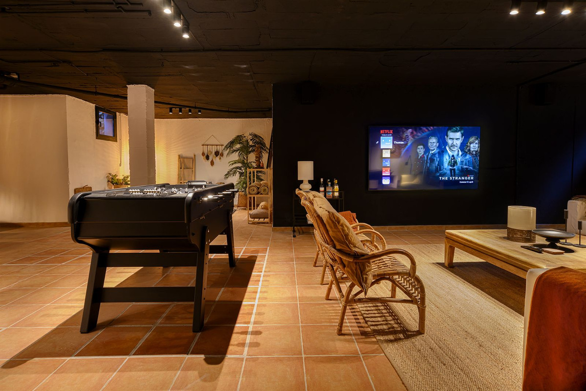 4 Bedroom Villa in Estepona - Photo 51