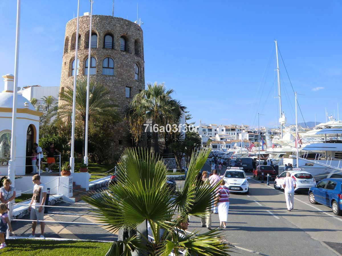 5 Bedroom Villa in Marbella - Photo 49