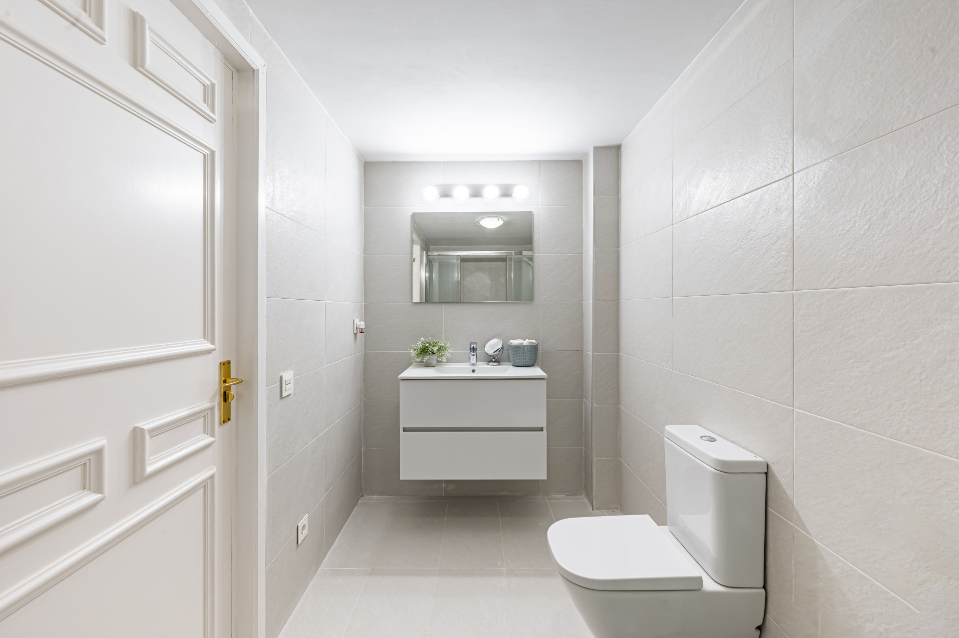 2 Bedroom Apartment in Benahavís - Фото 25