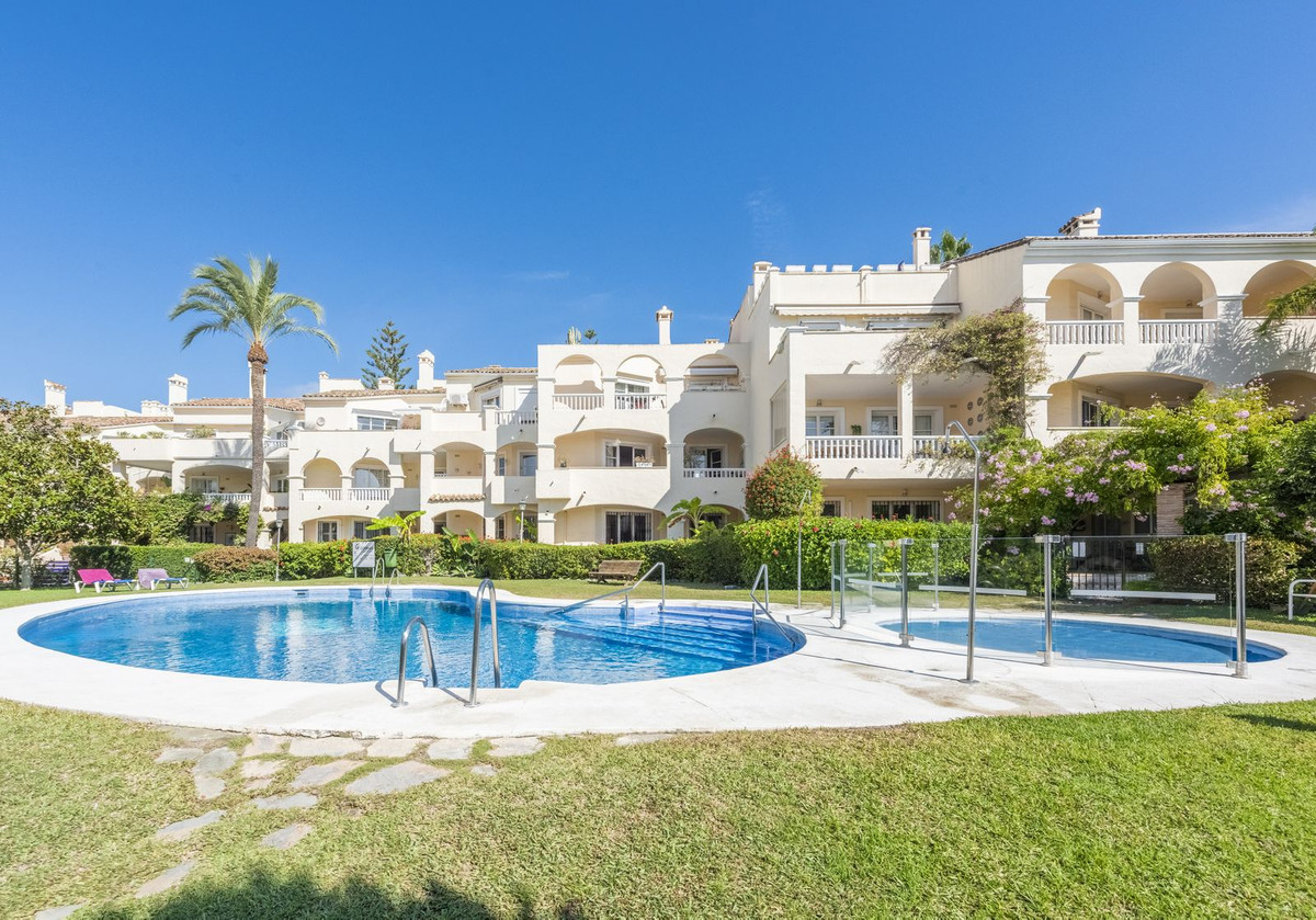 2 Bedroom Apartment in Estepona