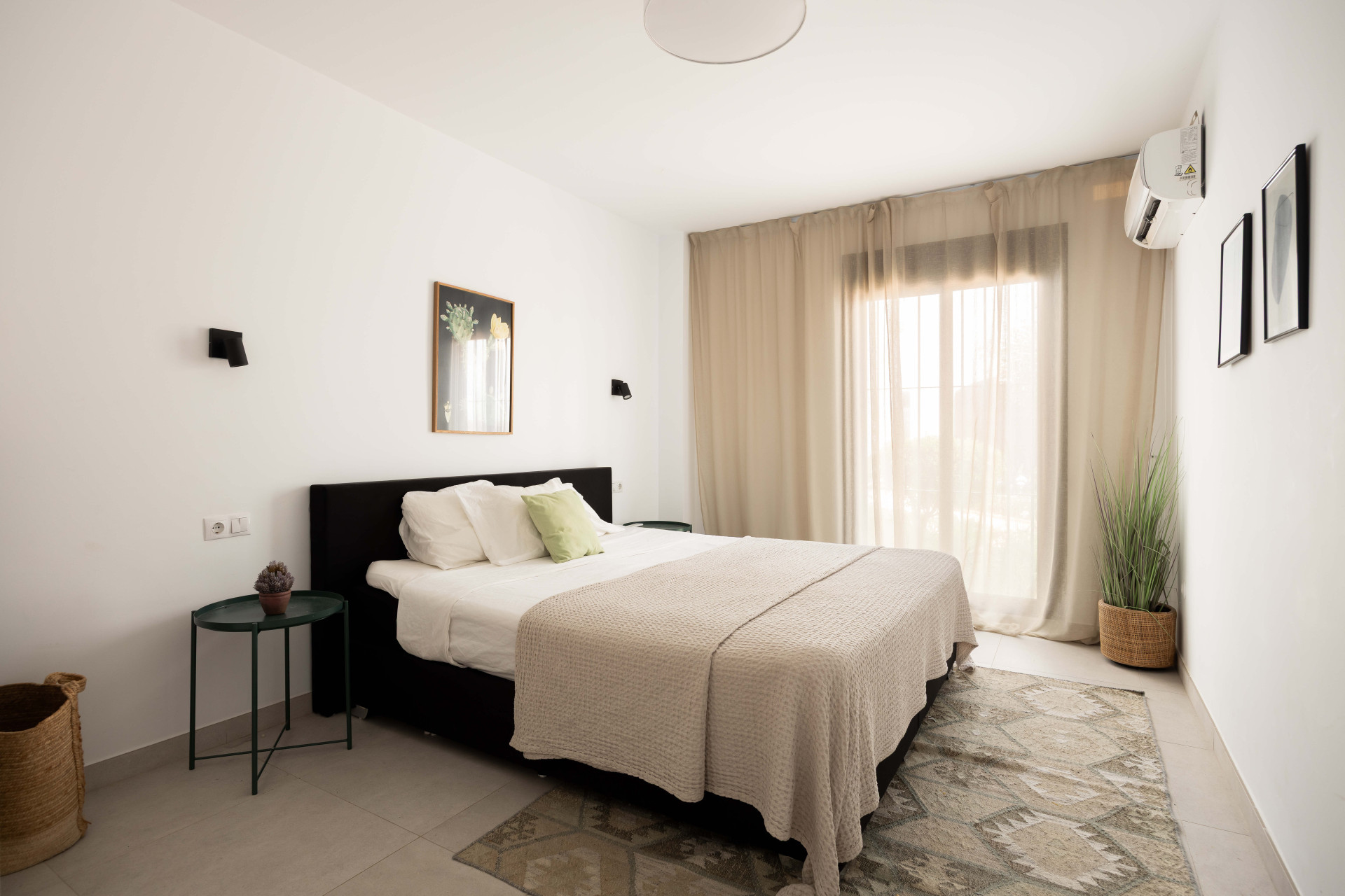 3 Bedroom Apartment in Marbella - Photo 10