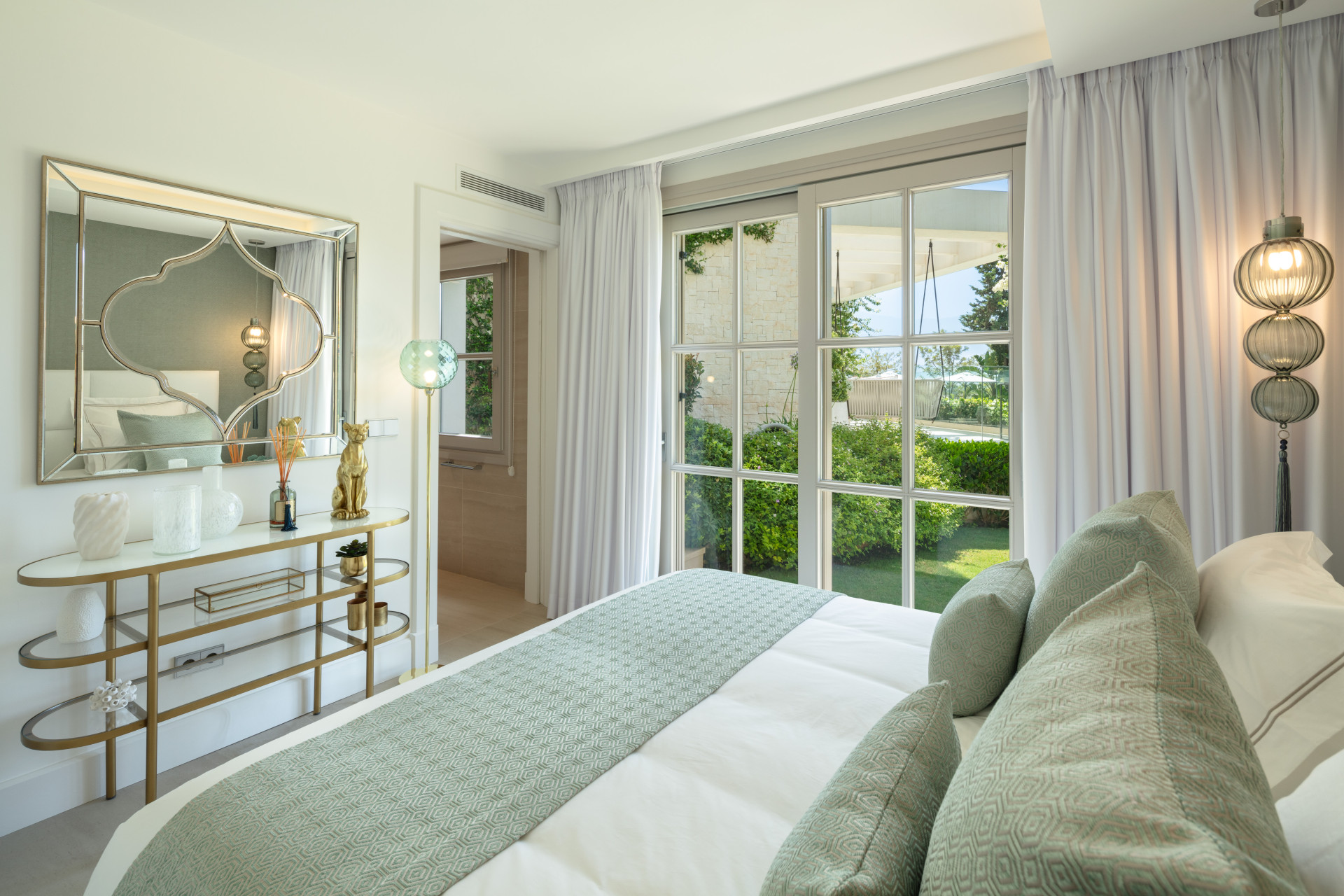 6 Bedroom Villa in Marbella - Photo 18