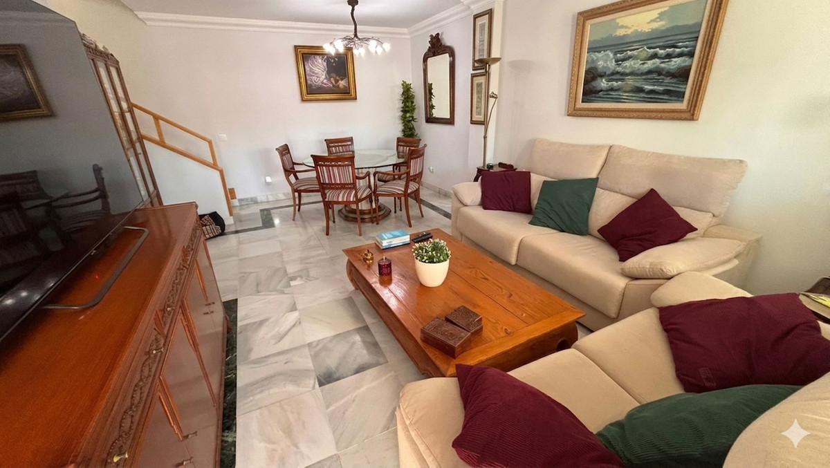 4 Bedroom Apartment in Marbella - Фото 3