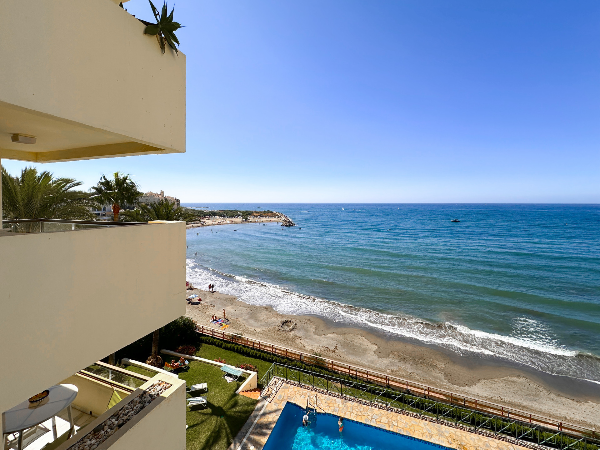 2 Bedroom Apartment in Estepona - Photo 11