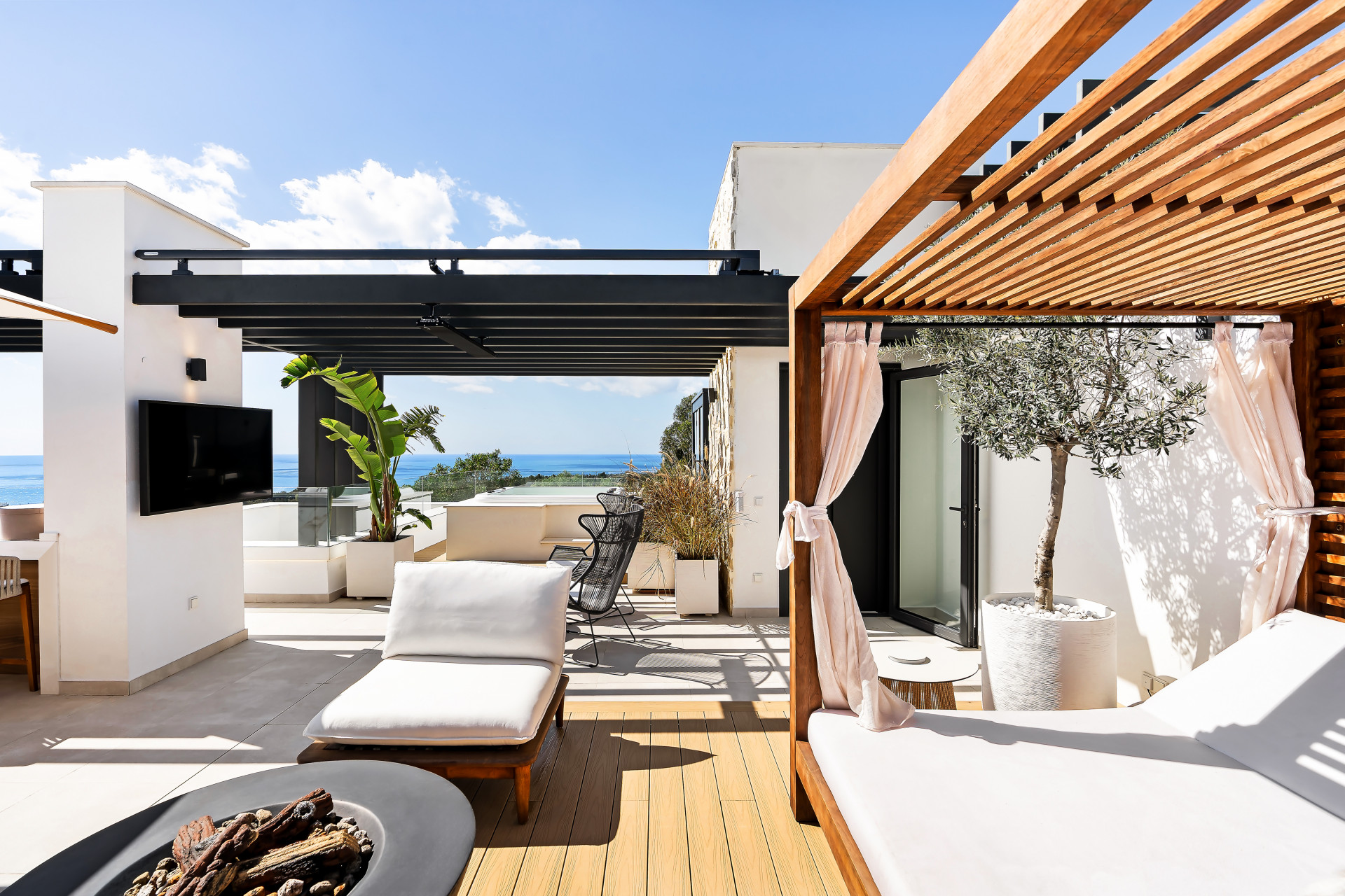4 Bedroom Villa in Marbella - Photo 24