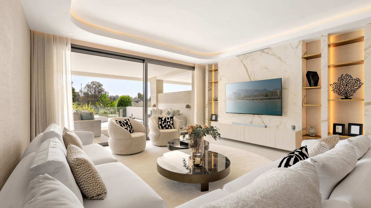 4 Bedroom Apartment in Marbella - Photo 9