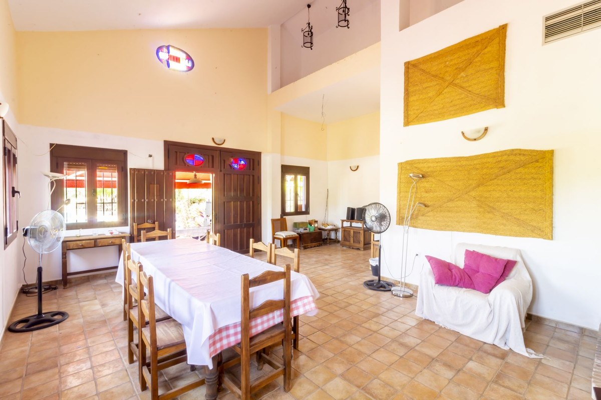 11 Bedroom Country house in Guaro - Photo 9