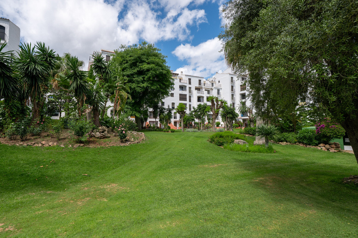 3 Bedroom Apartment in Marbella - Photo 27