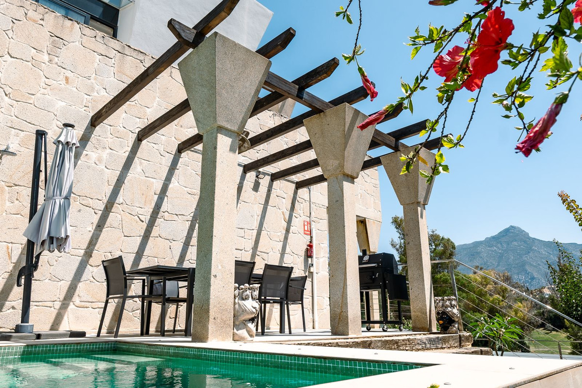 5 Bedroom Villa in Marbella - Photo 7