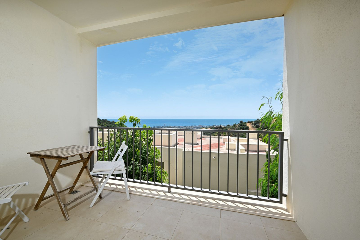3 Bedroom Apartment in Marbella - Photo 7