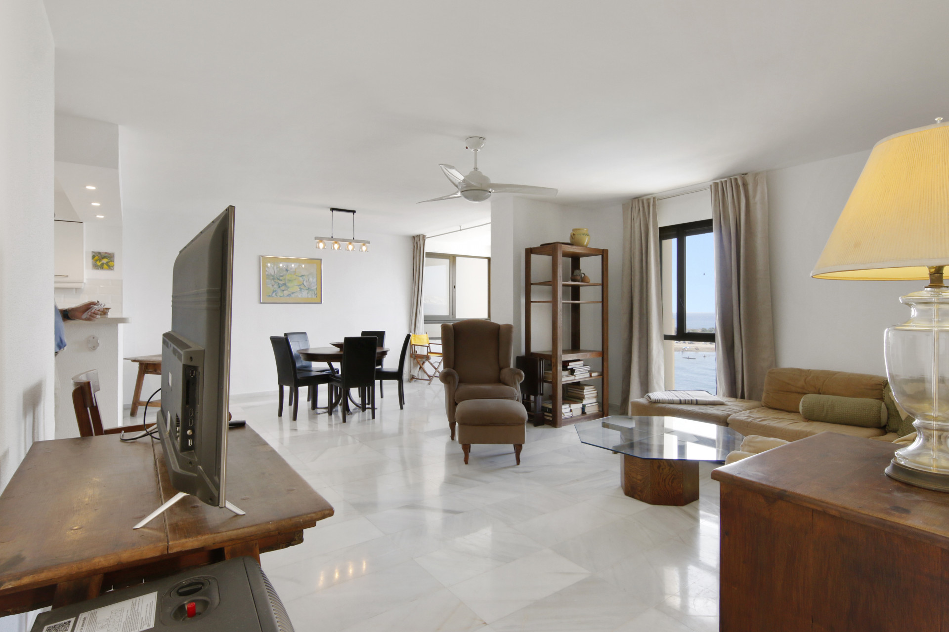 2 Bedroom Apartment in Estepona - Photo 7