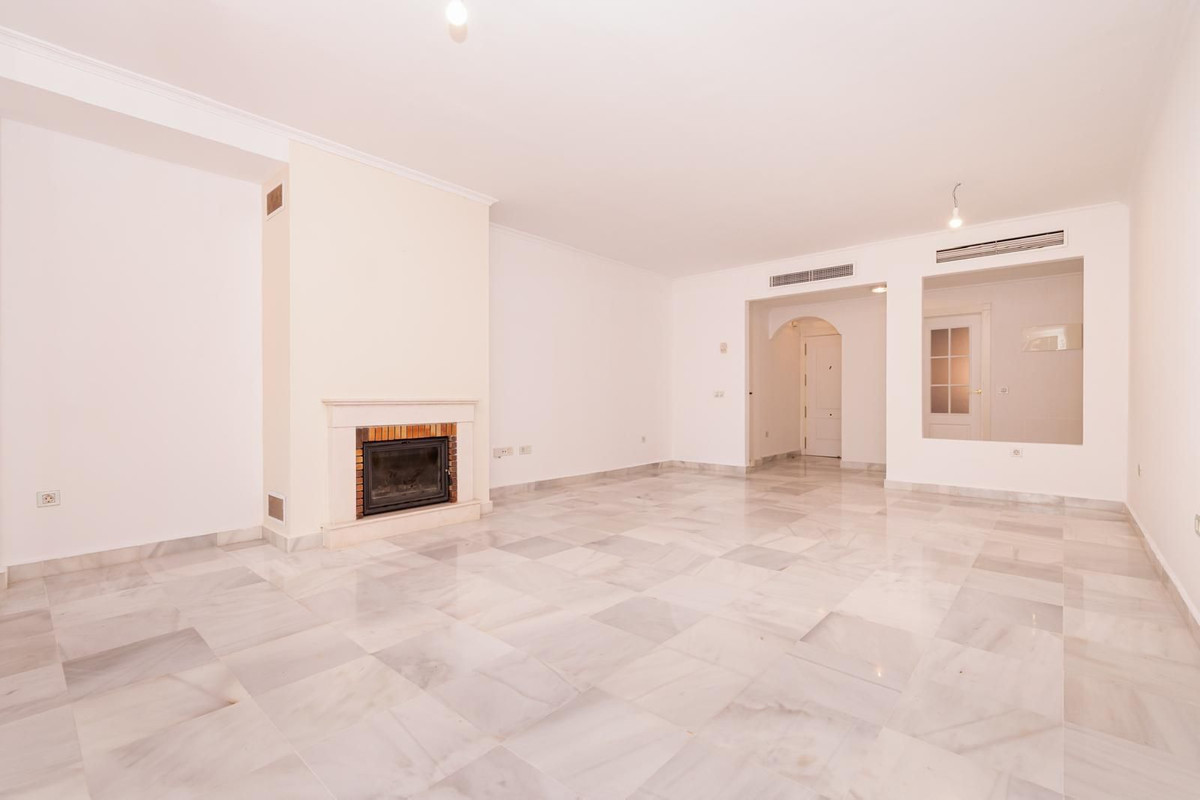Apartamento com 4 quartos com piscina em Málaga, Espanha – Foto 8