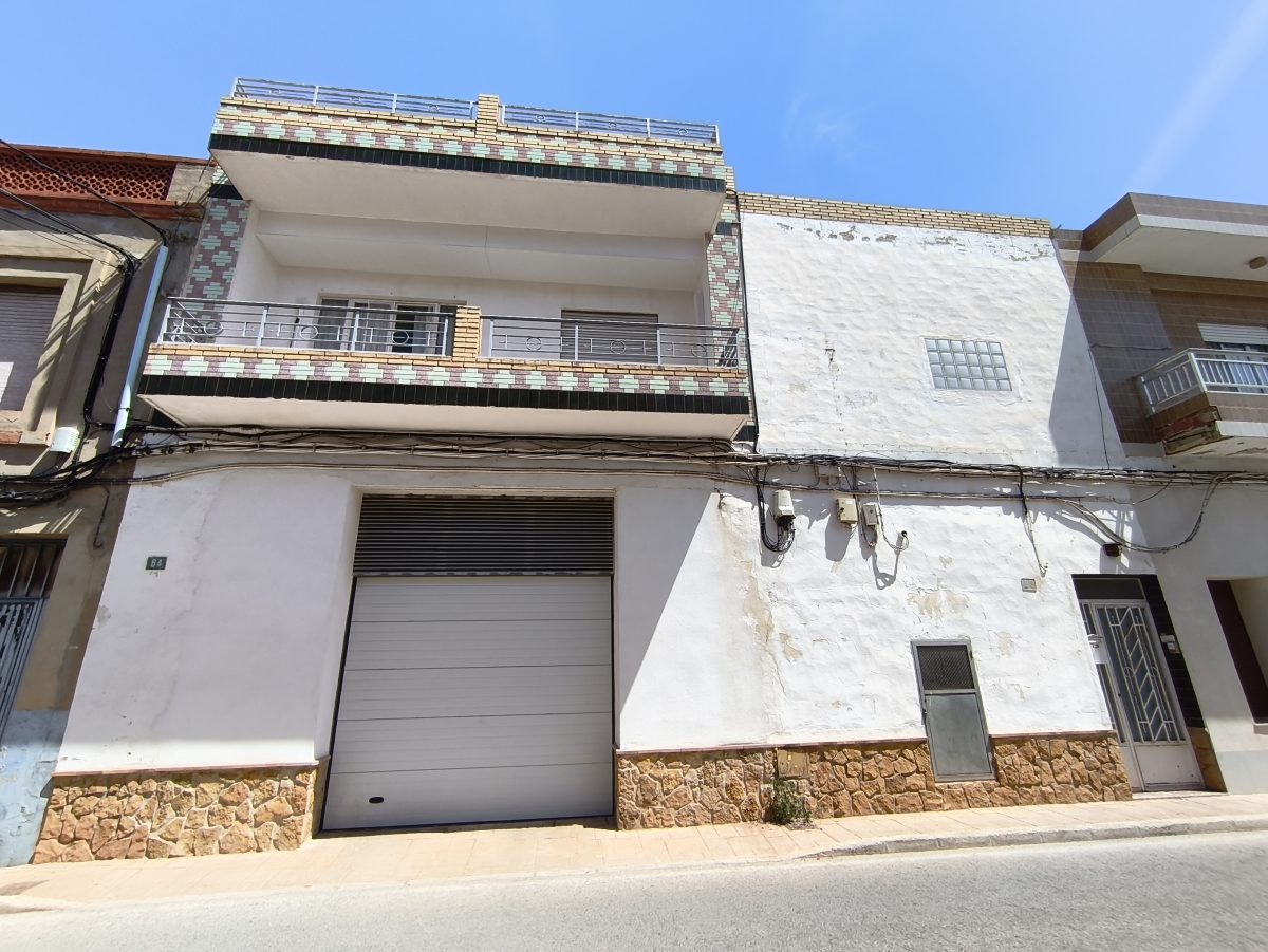 Villa in Llombay