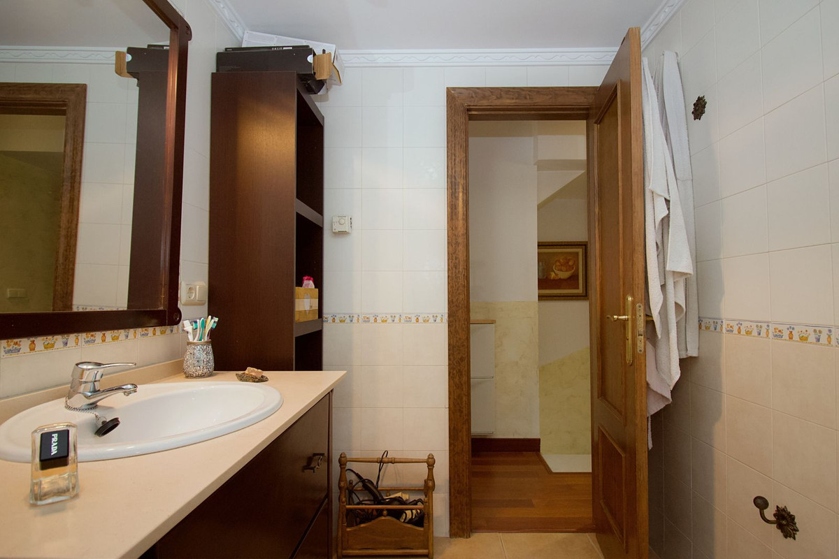 4 Bedroom Townhouse in Coín - Foto 17