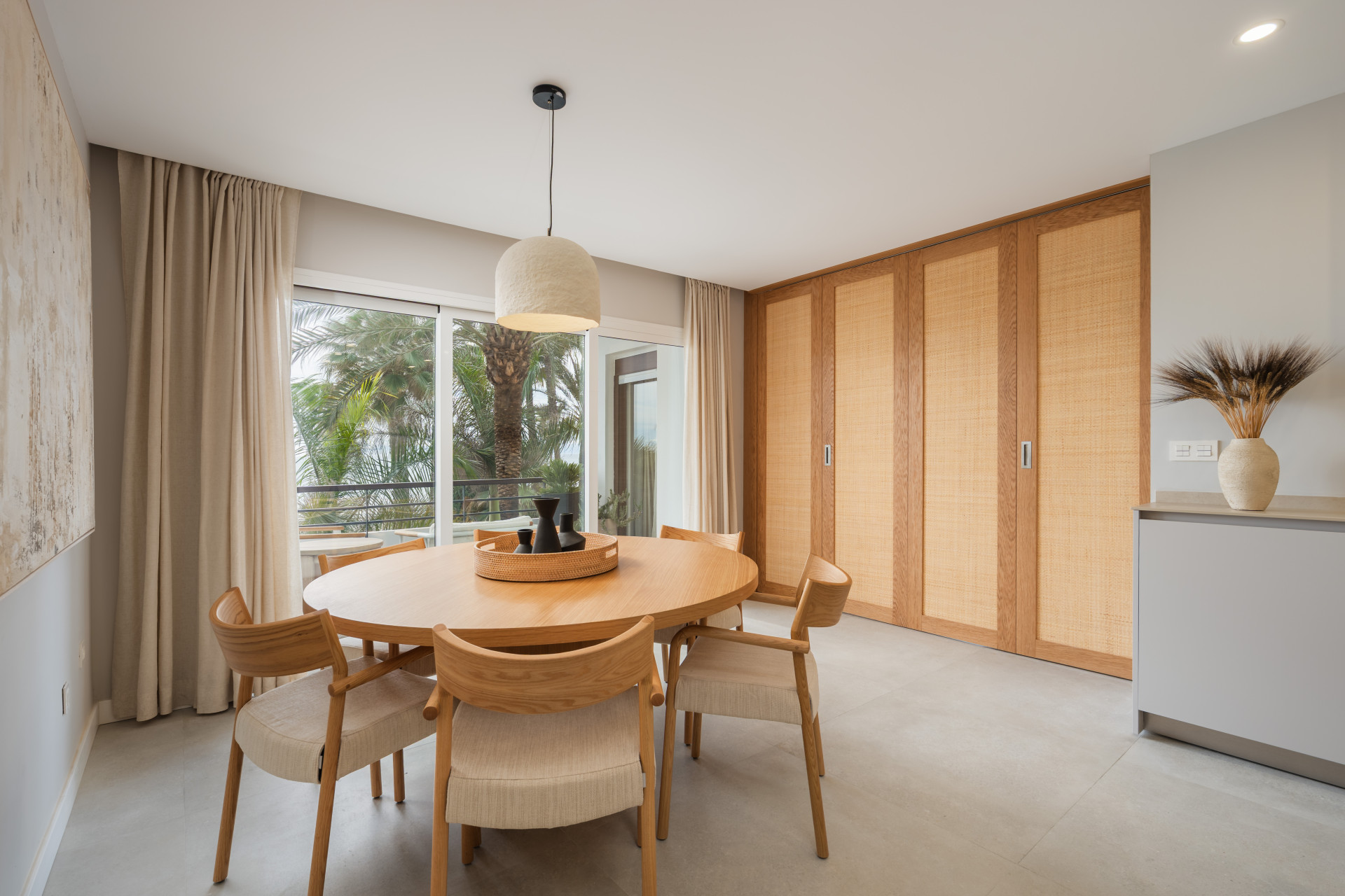 2 Bedroom Apartment in Estepona - Photo 3