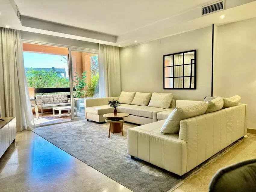 3 Bedroom Apartment in Marbella - Photo 4