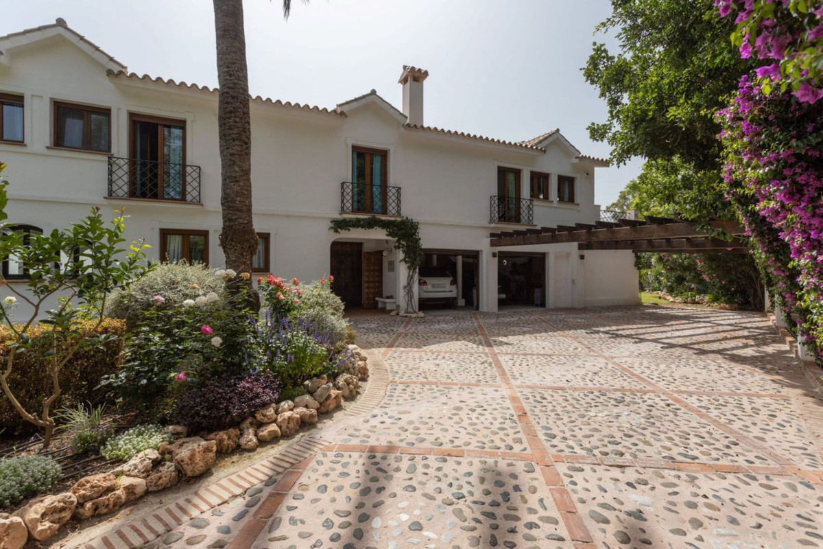 4 Bedroom Villa in San Pedro de Alcántara - Фото 38