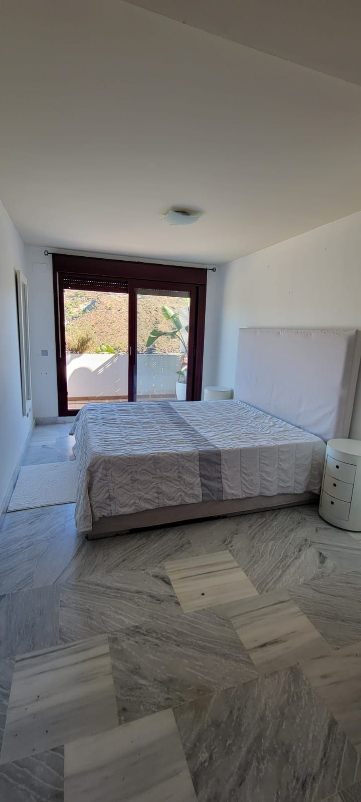 2 Bedroom Penthouse in Benahavís - Photo 40