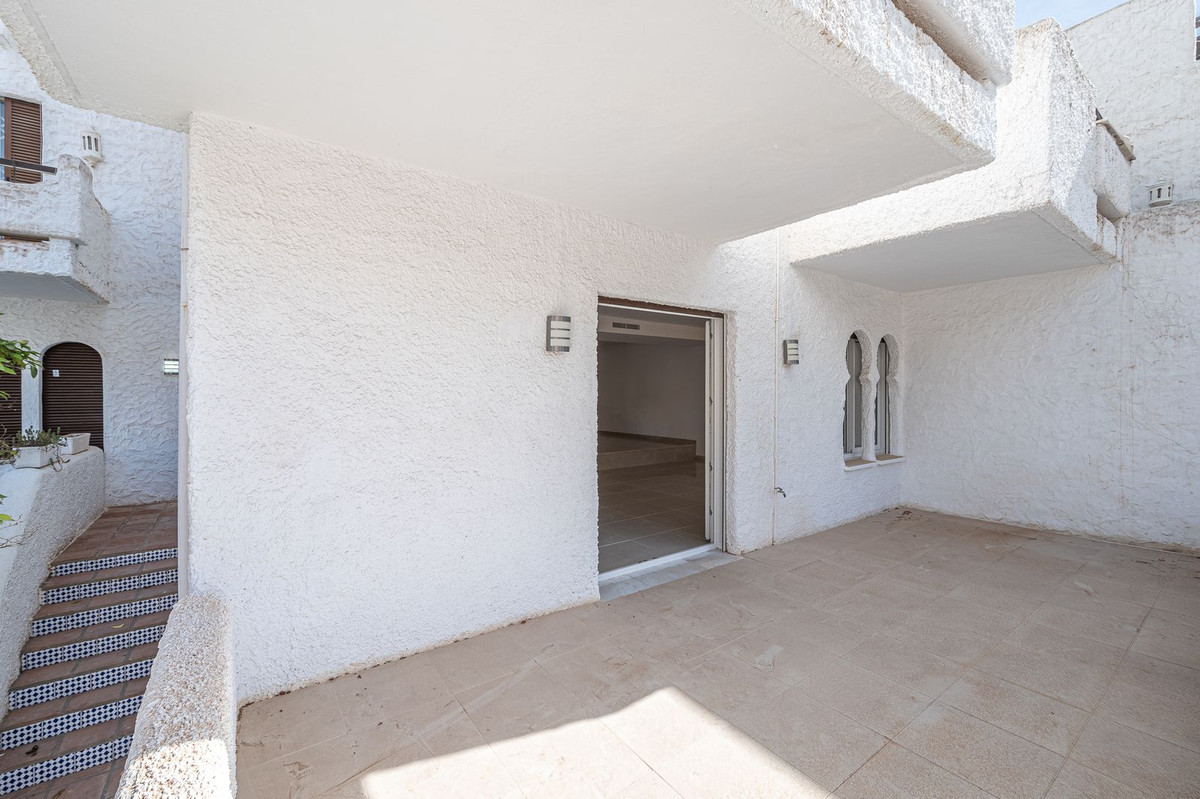 3 Bedroom Townhouse in Marbella - Photo 16
