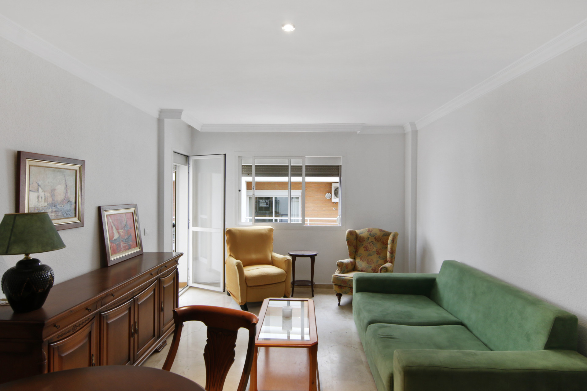 2 Bedroom Apartment in Estepona - Photo 2