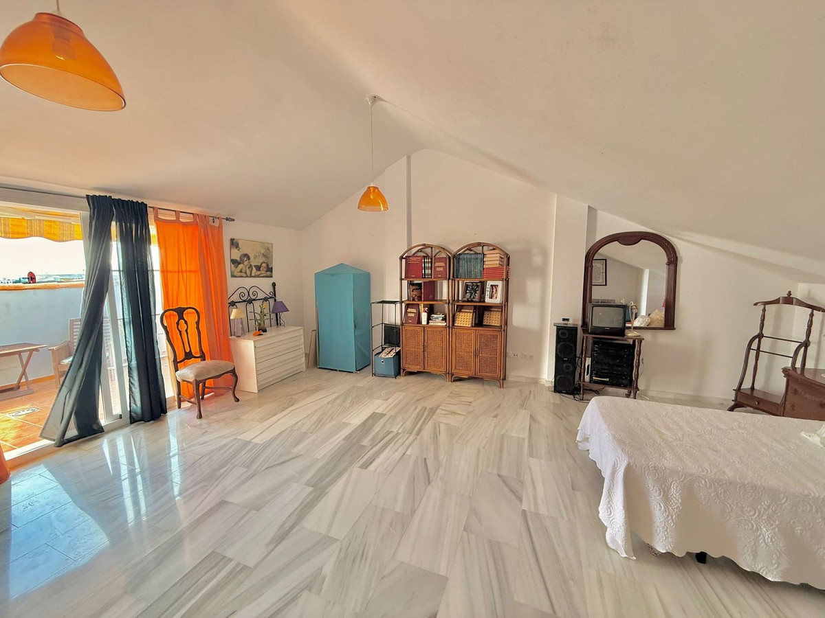 3 Bedroom Villa in Fuengirola - Photo 10