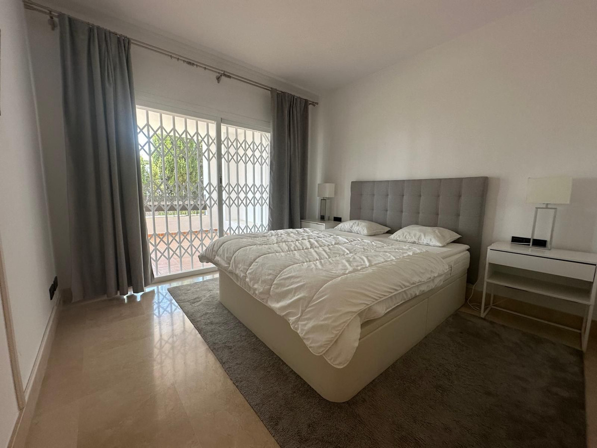 2 Bedroom Apartment in Marbella - Photo 4