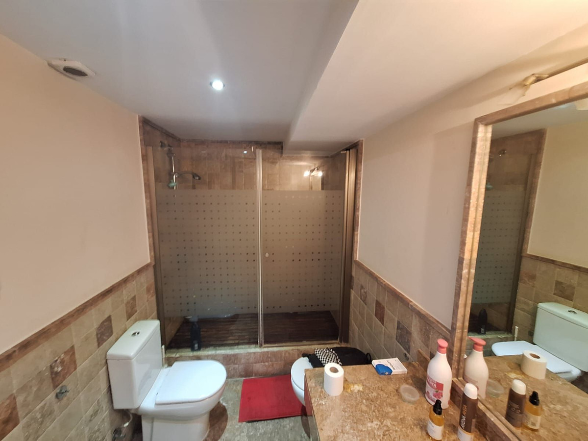 3 Bedroom Apartment in Marbella - Photo 8
