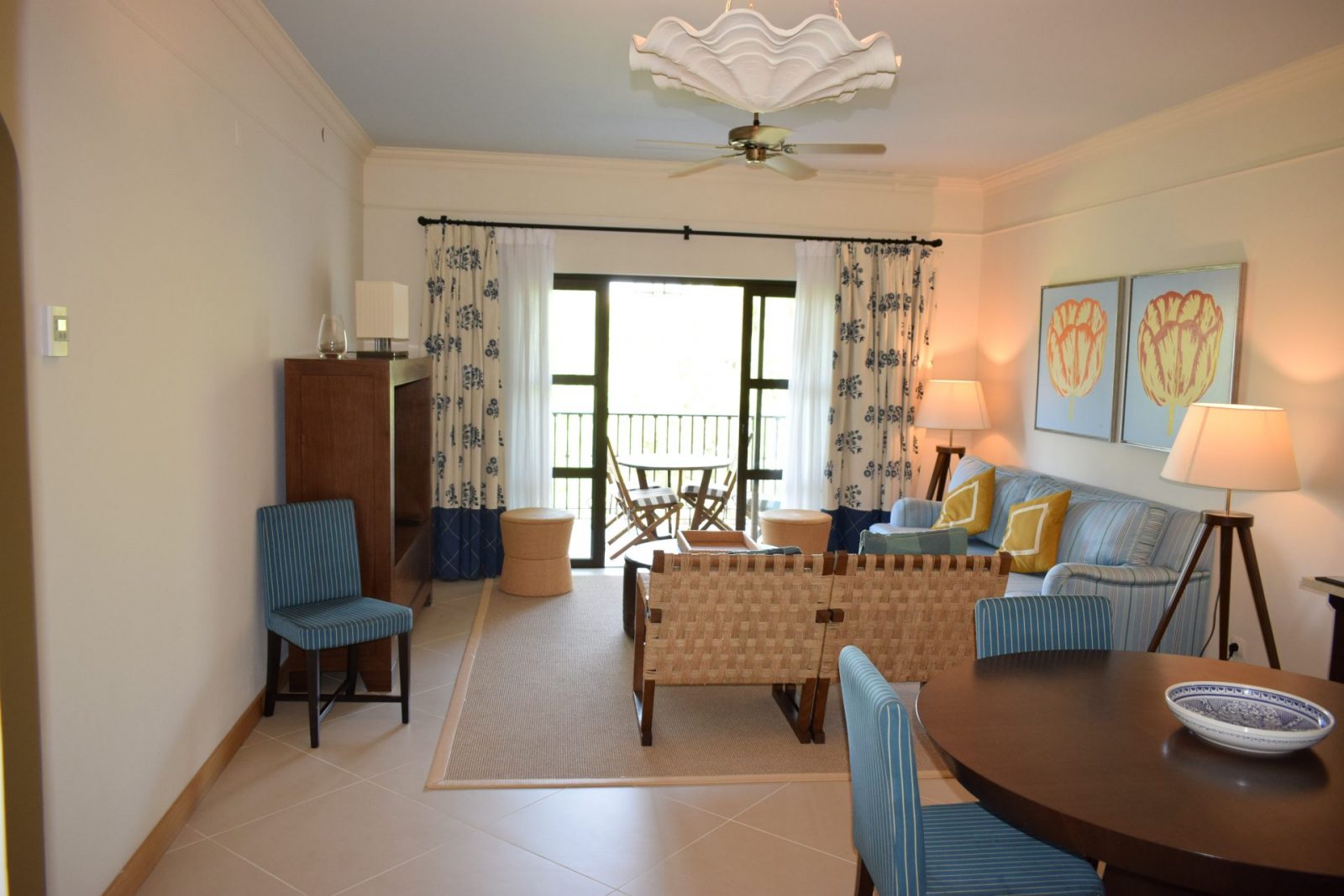 2-bedroom apartment with pool in Spain – Photo 7