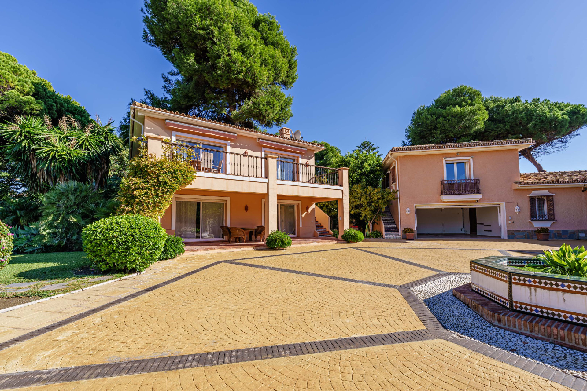 9 Bedroom Villa in Estepona - Фото 20