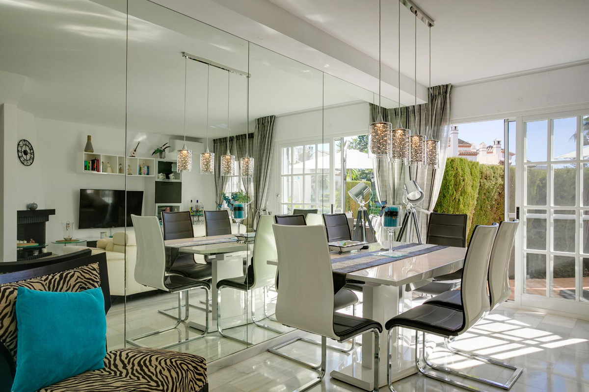 3 Bedroom Townhouse in Estepona - Photo 4