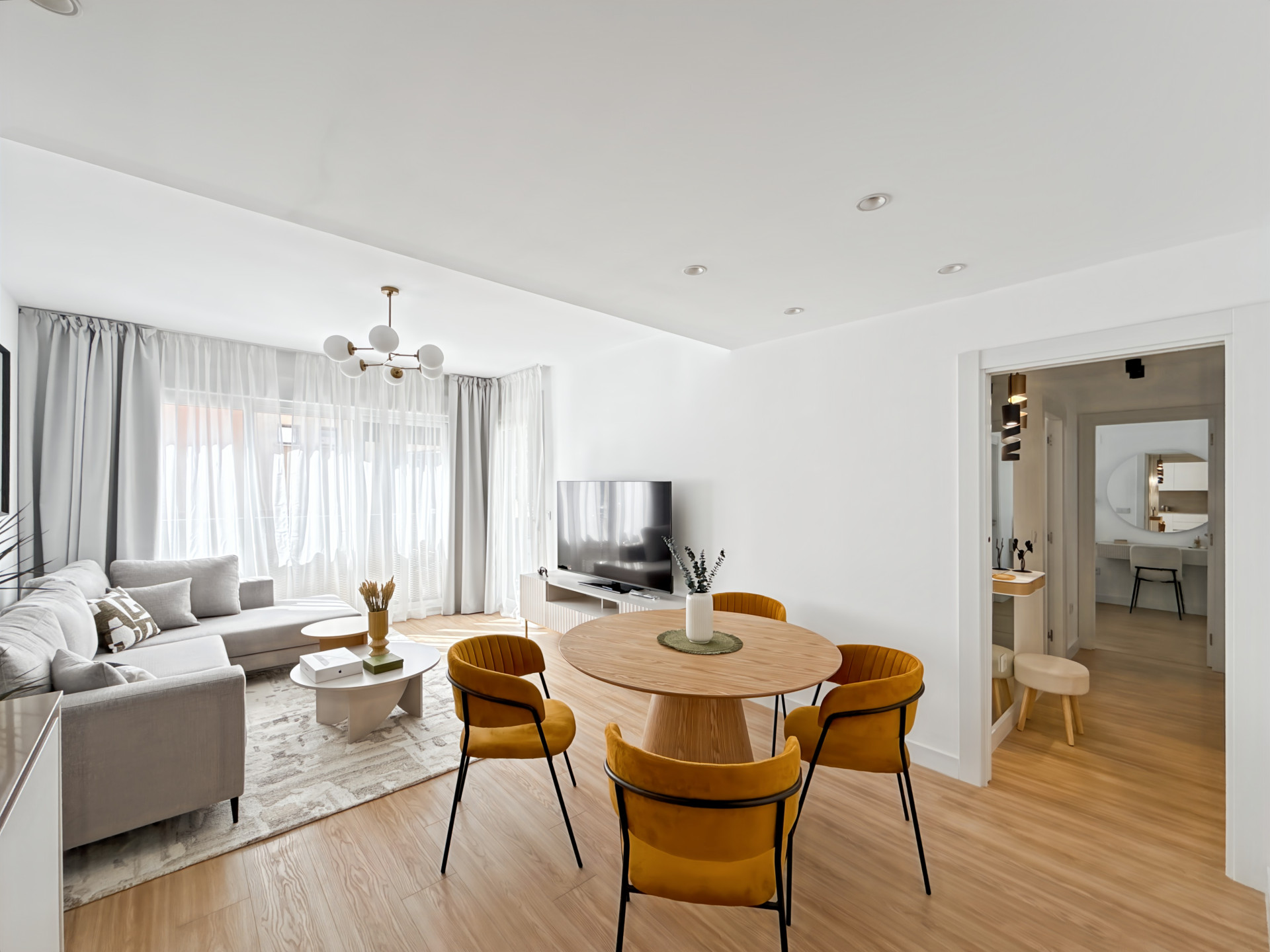 2 Bedroom Apartment in Málaga - Photo 4
