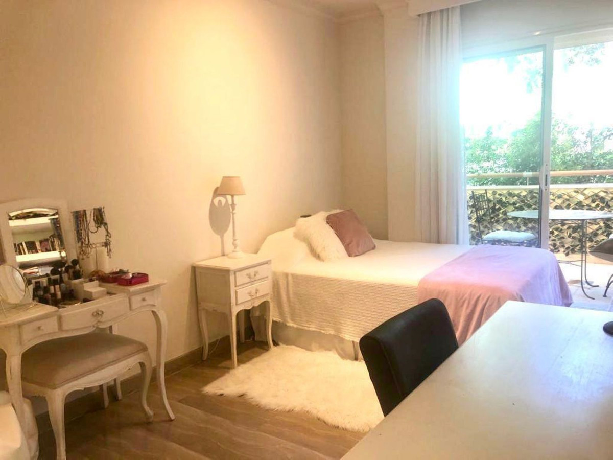 3 Bedroom Apartment in Marbella - Foto 3