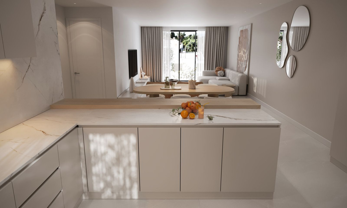 2 Bedroom Apartment in Estepona - Photo 28