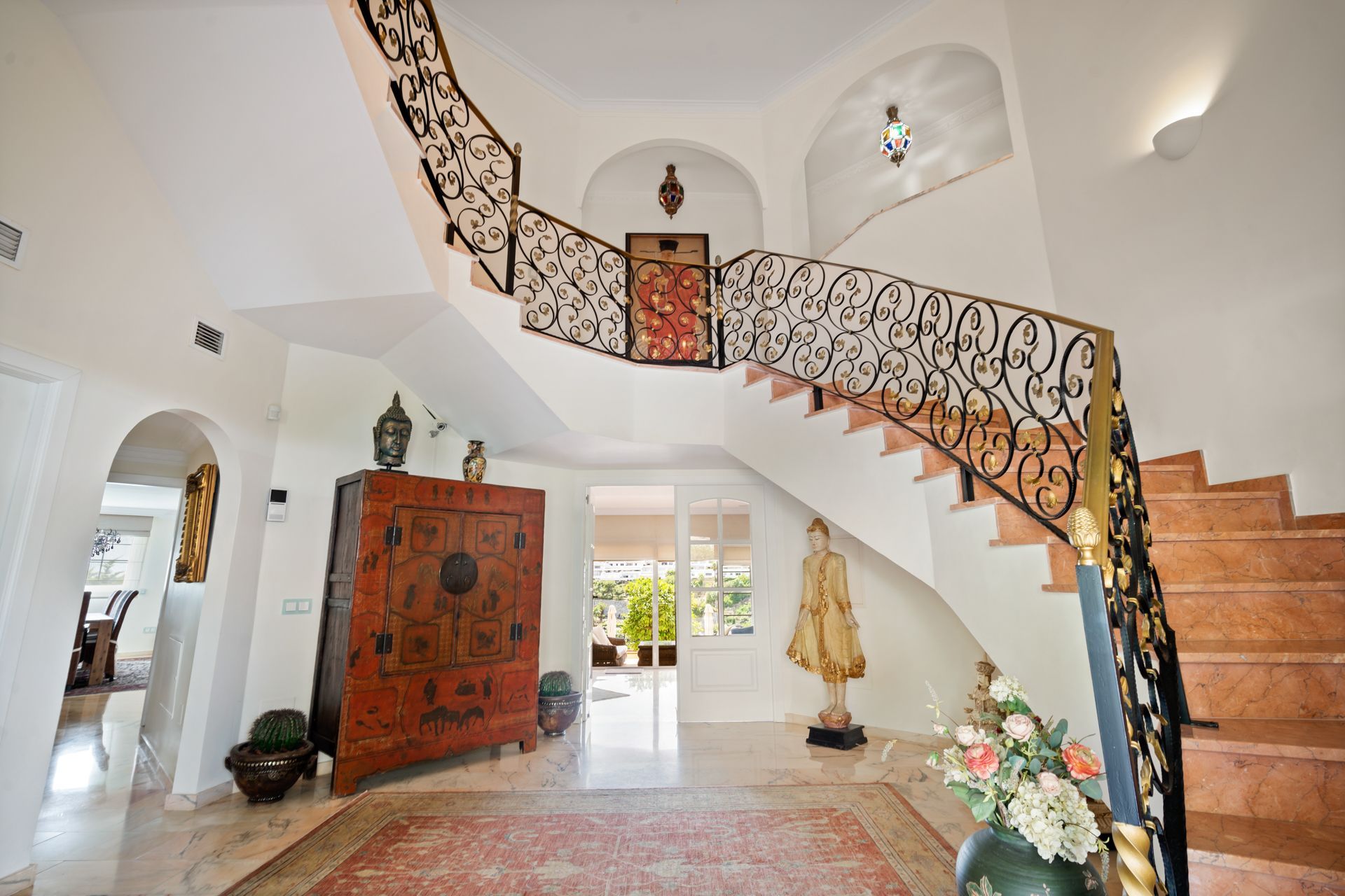 6 Bedroom Villa in Estepona - Photo 6
