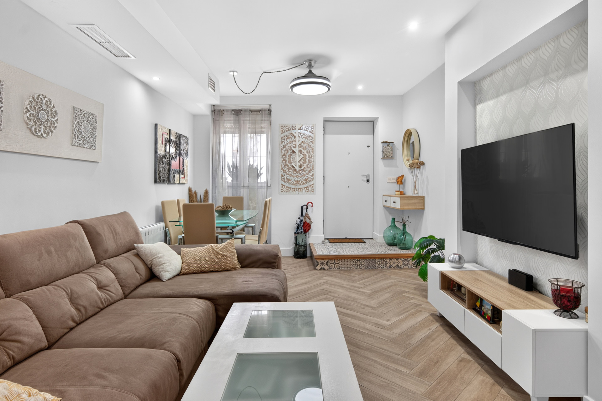 4 Bedroom Townhouse in Estepona - Photo 4