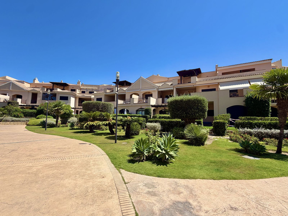 2 Bedroom Apartment in Marbella - Photo 19