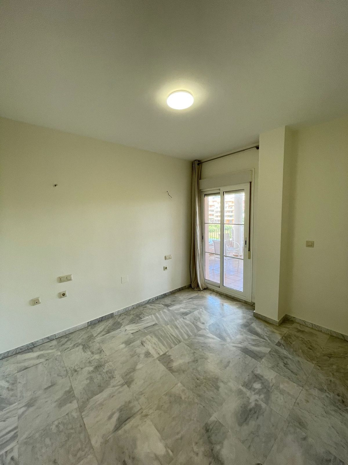 2 Bedroom Apartment in Mijas - Photo 15