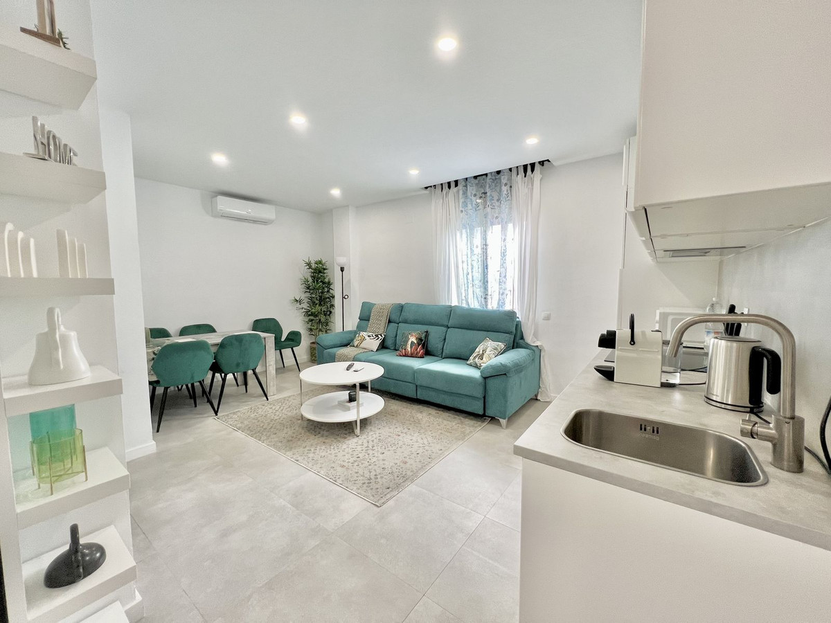 15 Bedroom Apartment in Málaga - Photo 10