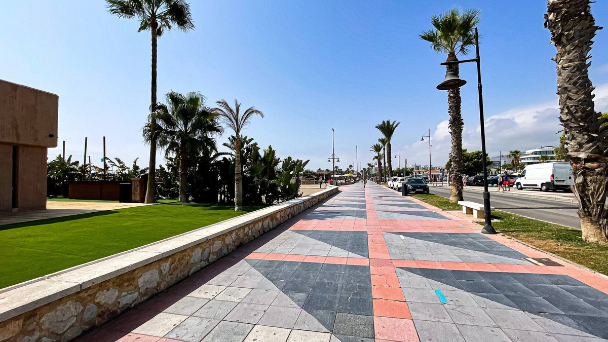 3 Bedroom Apartment in Torremolinos - Photo 24