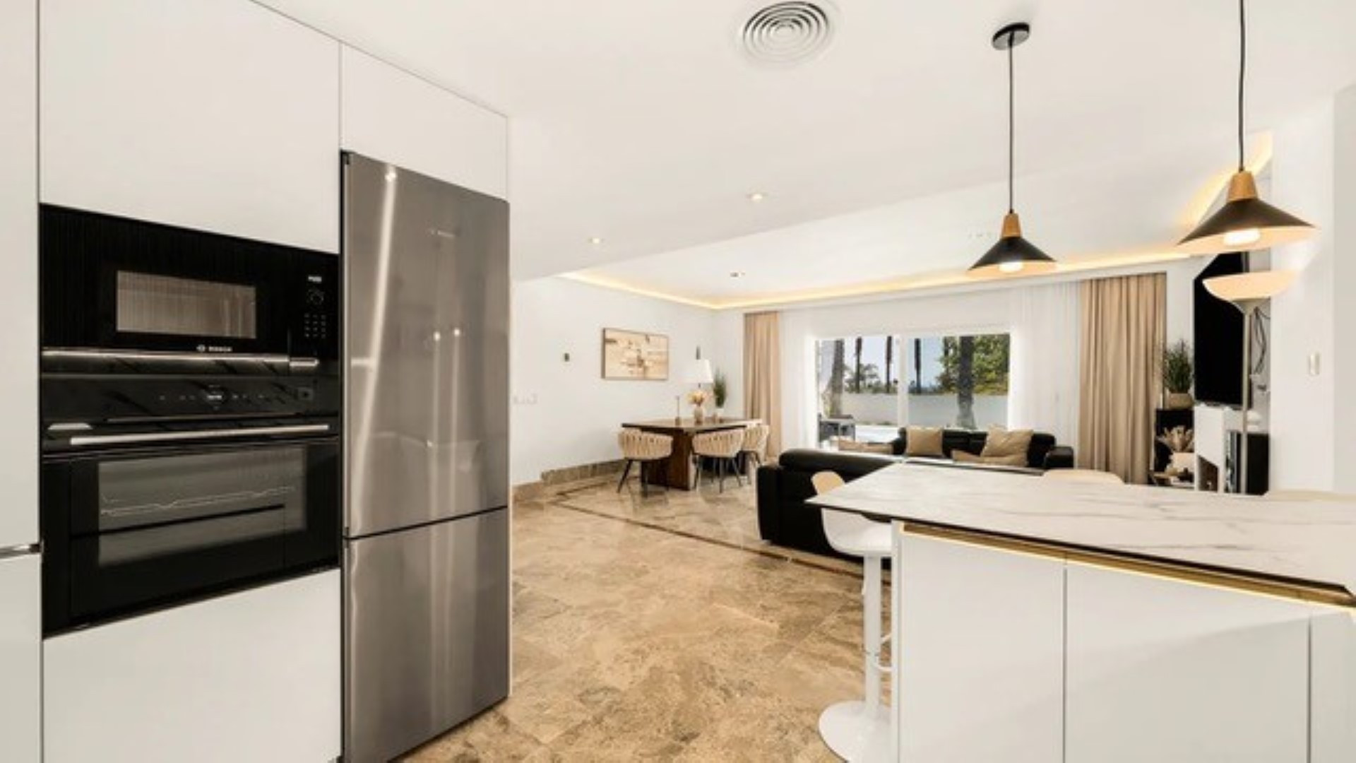 4 Bedroom Villa in Marbella - Photo 5