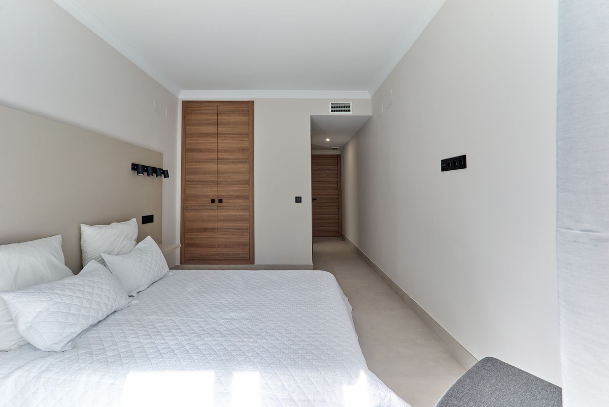 3 Bedroom Apartment in San Pedro de Alcántara - Photo 11