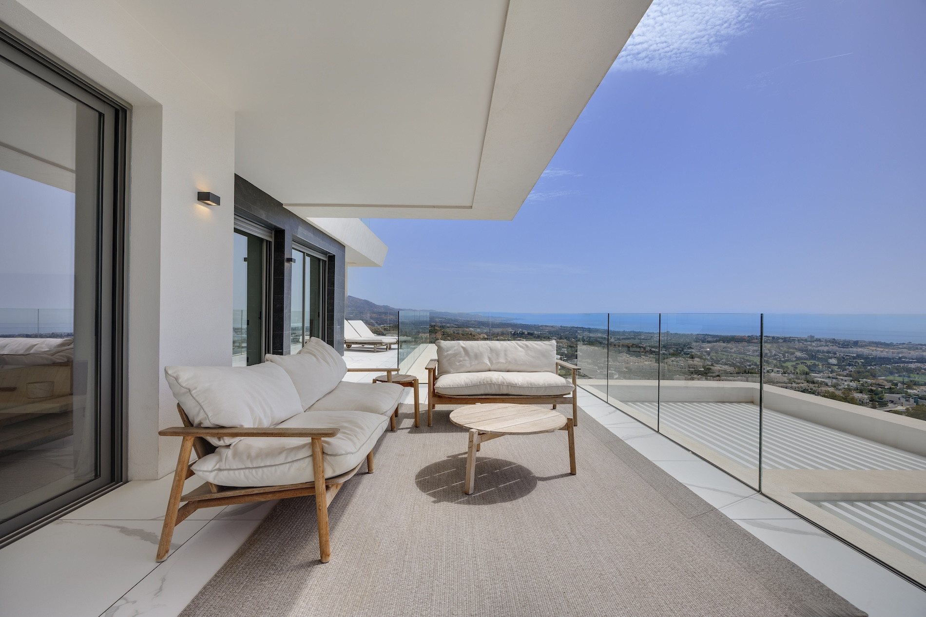 3 Bedroom Apartment in Benahavís - Photo 6