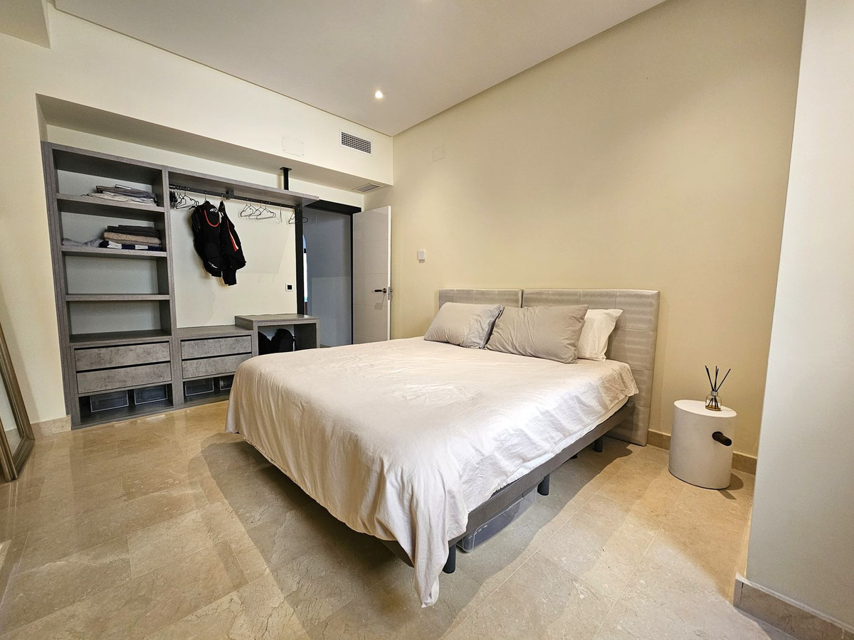 3 Bedroom Apartment in Marbella - Photo 15