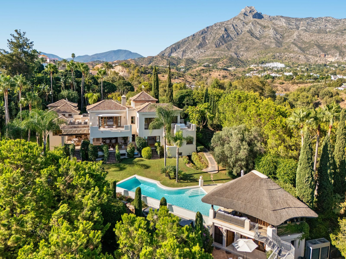 6 Bedroom Villa in Marbella - Photo 48