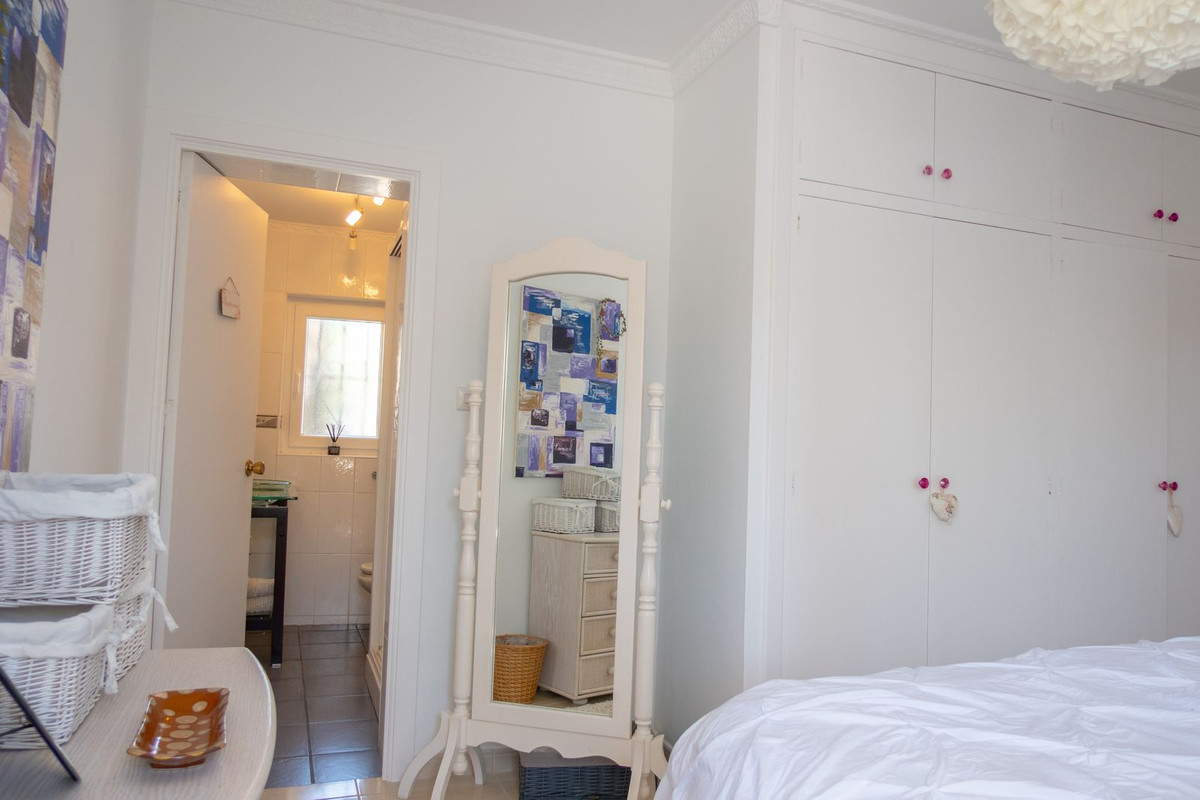 3 Bedroom Villa in Estepona - Photo 16